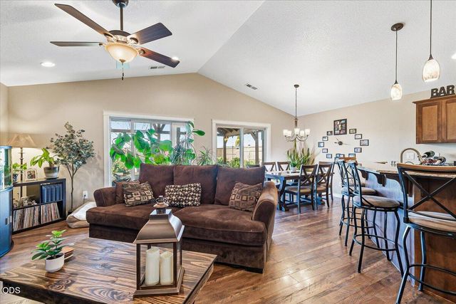 3229 Pecan Court, Medford, OR 97504
