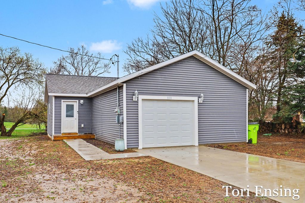 1111 E Pearl Street, Greenville City, MI 48838