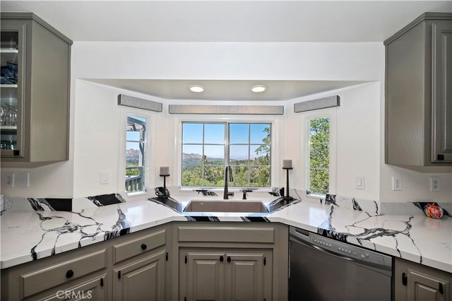 28738 Bryce Drive, Lake Arrowhead, CA 92352