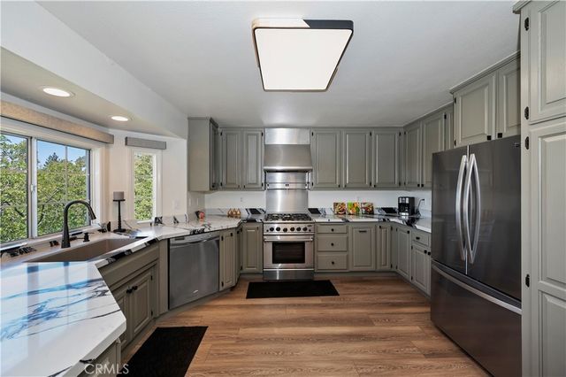 28738 Bryce Drive, Lake Arrowhead, CA 92352