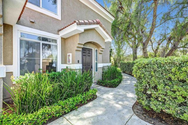 9325 Babauta Rd 8, San Diego, CA 92129