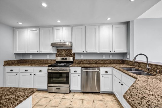 9325 Babauta Rd 8, San Diego, CA 92129