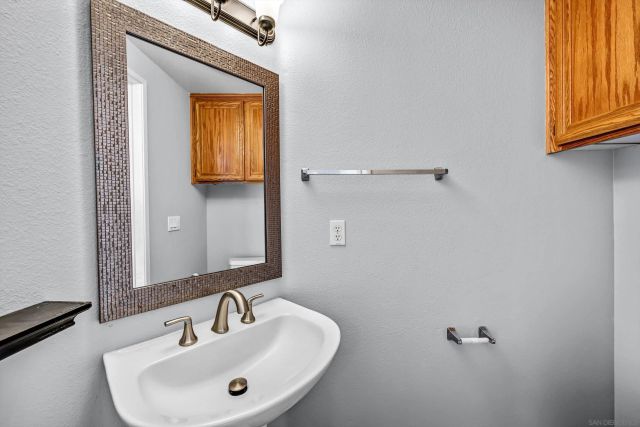 9325 Babauta Rd 8, San Diego, CA 92129