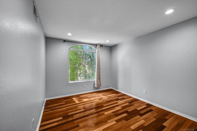 9325 Babauta Rd 8, San Diego, CA 92129