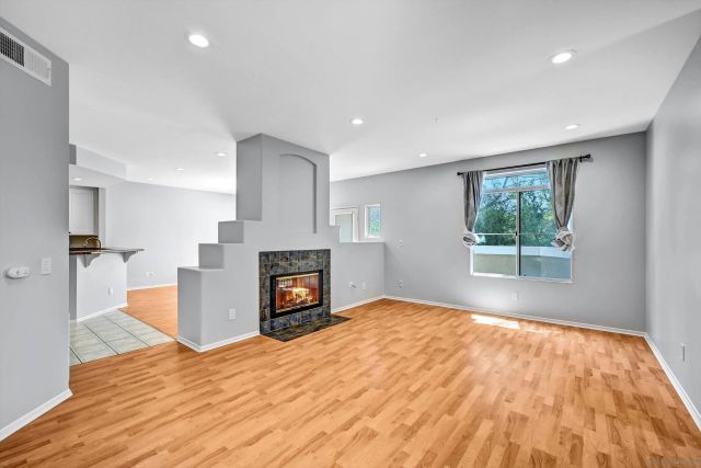 9325 Babauta Rd 8, San Diego, CA 92129