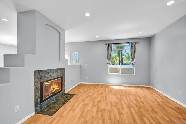 9325 Babauta Rd 8, San Diego, CA 92129