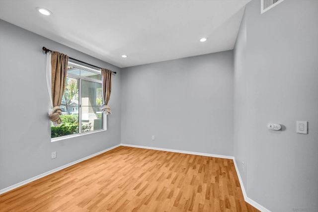 9325 Babauta Rd 8, San Diego, CA 92129