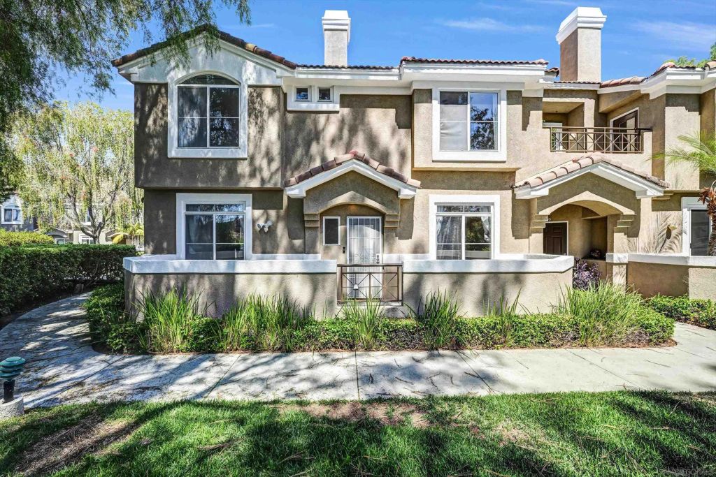 9325 Babauta Rd 8, San Diego, CA 92129