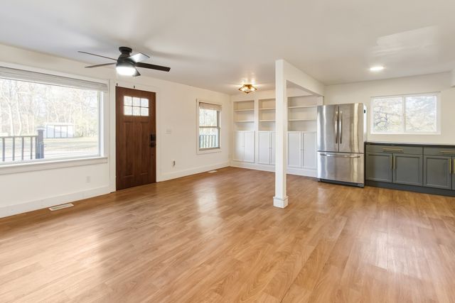 506 Eells Avenue, Dixon, IL 61021