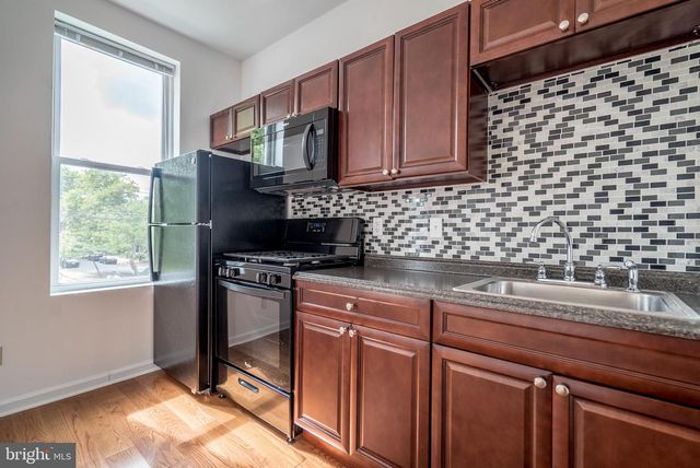 825 N 41ST ST, Philadelphia, PA 19104