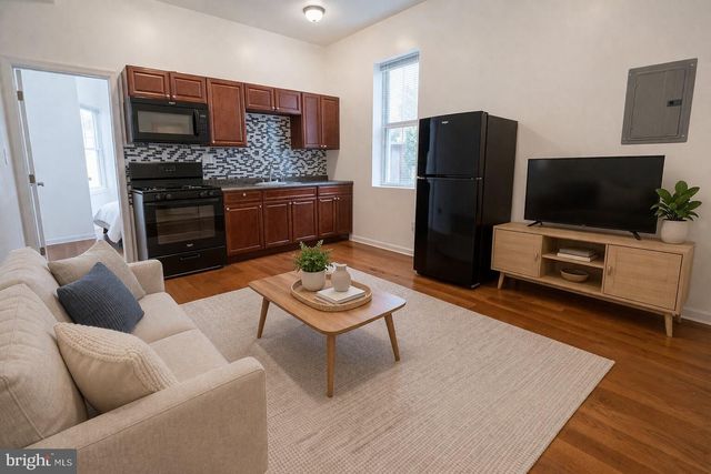 825 N 41ST ST, Philadelphia, PA 19104