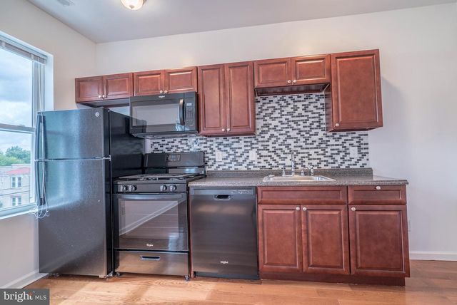 825 N 41ST ST, Philadelphia, PA 19104