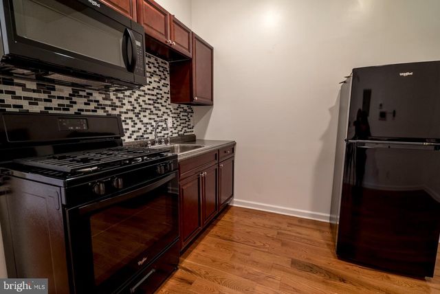 825 N 41ST ST, Philadelphia, PA 19104