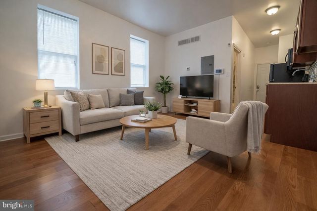 825 N 41ST ST, Philadelphia, PA 19104