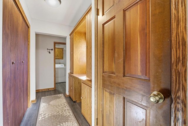 1232 Cavalier DRIVE, Waukesha, WI 53186
