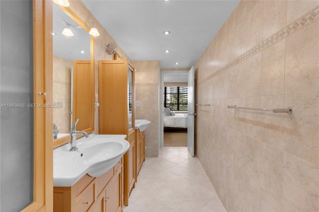 500 Three Islands Blvd 221, Hallandale Beach, FL 33009