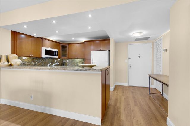 500 Three Islands Blvd 221, Hallandale Beach, FL 33009