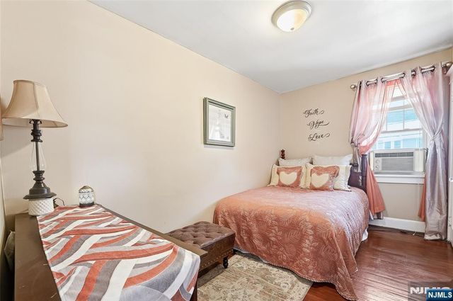 52 Harcourt Avenue, Bergenfield, NJ 07621
