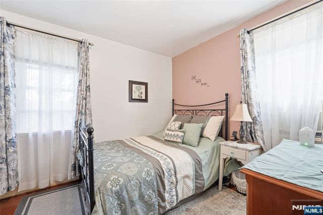 52 Harcourt Avenue, Bergenfield, NJ 07621