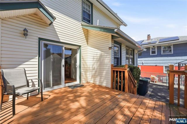 52 Harcourt Avenue, Bergenfield, NJ 07621