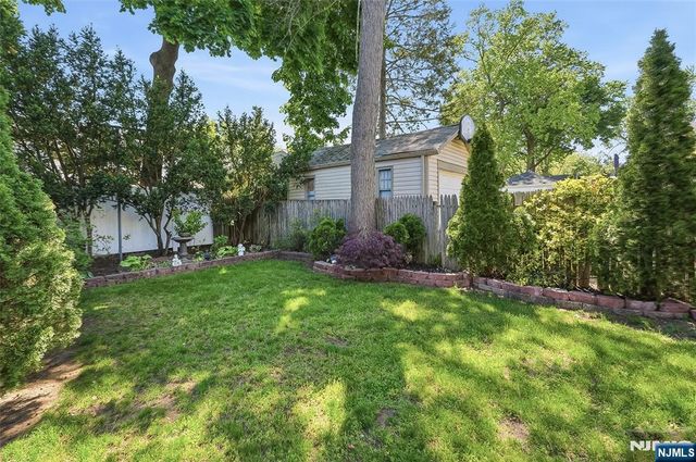 52 Harcourt Avenue, Bergenfield, NJ 07621