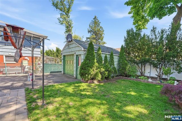 52 Harcourt Avenue, Bergenfield, NJ 07621