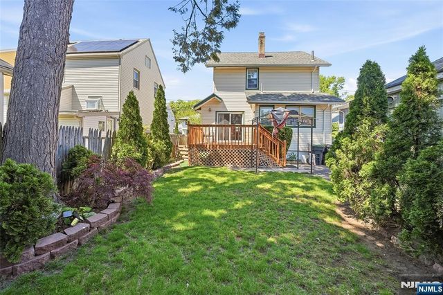 52 Harcourt Avenue, Bergenfield, NJ 07621