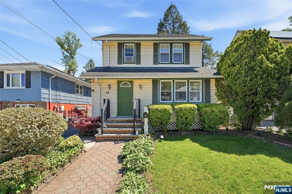 52 Harcourt Avenue, Bergenfield, NJ 07621