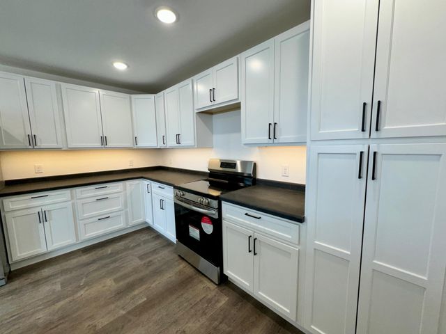 605 McKinley Street SE, Warroad, MN 56763