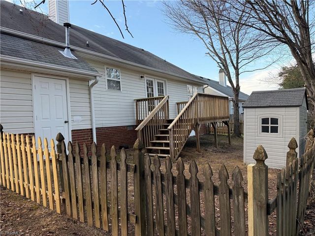 3007 Brookrun Drive, Jamestown, NC 27282
