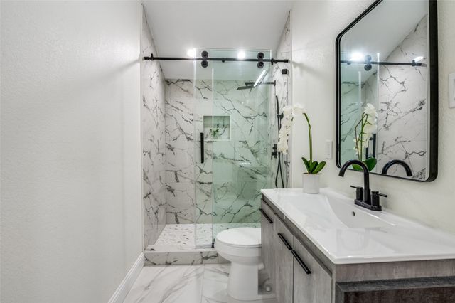 325 Franklin Avenue, Mckinney, TX 75069