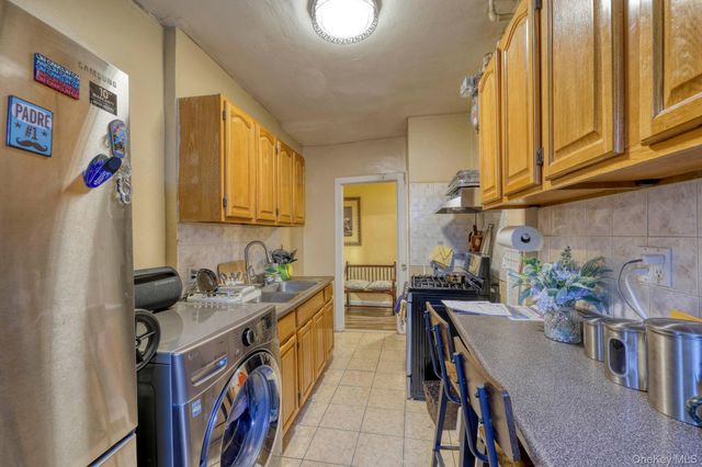 1372 Shakespear Avenue 2H, Bronx, NY 10452