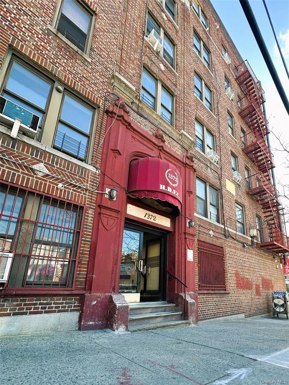 1372 Shakespear Avenue 2H, Bronx, NY 10452