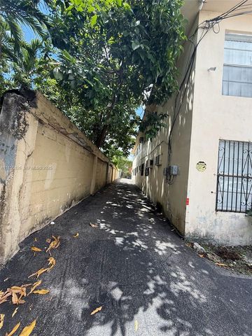 1520 SW 1st Street, Miami, FL 33135