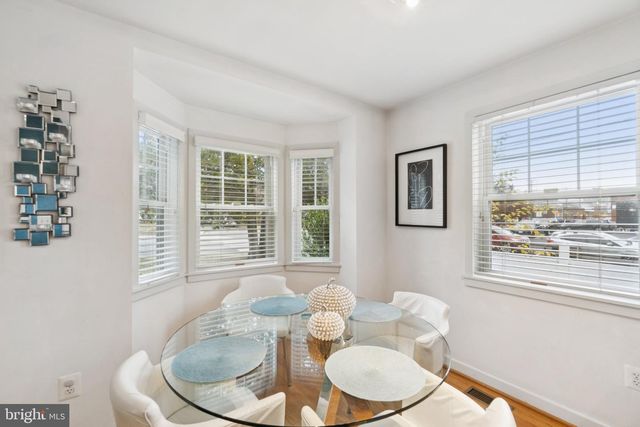 5300 WILSON BLVD, Arlington, VA 22205