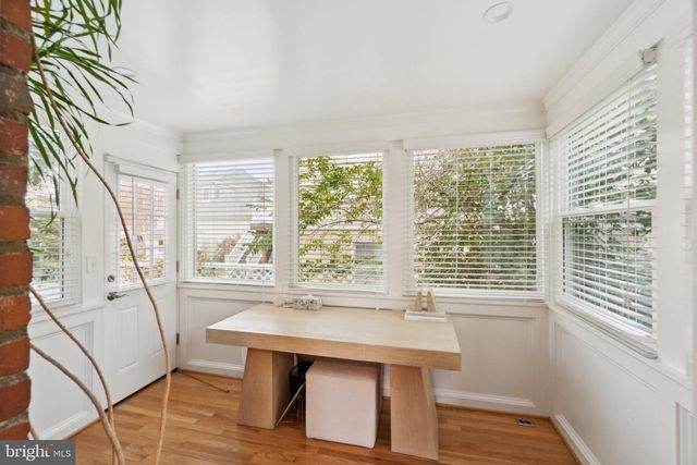 5300 WILSON BLVD, Arlington, VA 22205