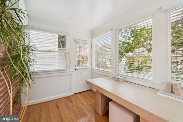 5300 WILSON BLVD, Arlington, VA 22205