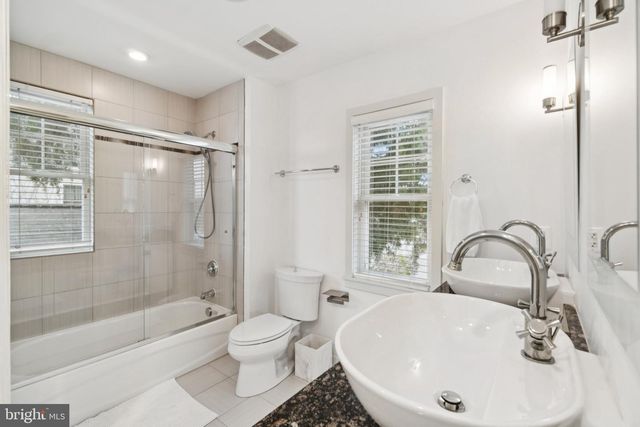 5300 WILSON BLVD, Arlington, VA 22205