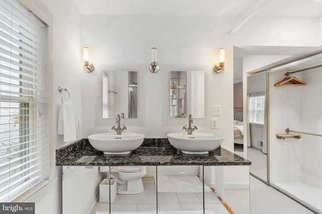 5300 WILSON BLVD, Arlington, VA 22205