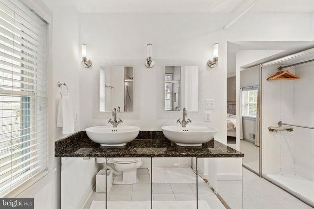 5300 WILSON BLVD, Arlington, VA 22205