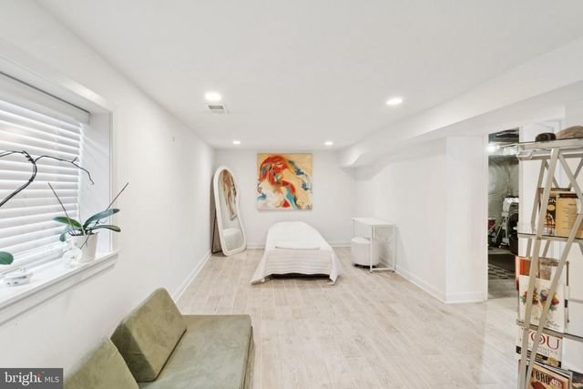 5300 WILSON BLVD, Arlington, VA 22205