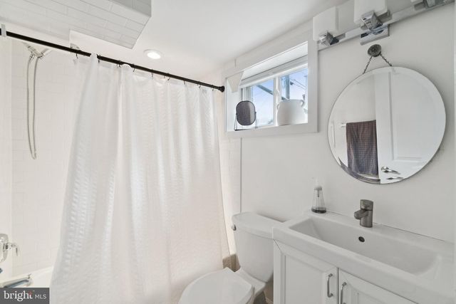 5300 WILSON BLVD, Arlington, VA 22205