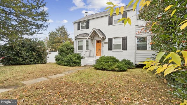 5300 WILSON BLVD, Arlington, VA 22205