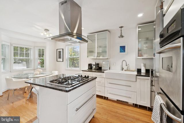 5300 WILSON BLVD, Arlington, VA 22205