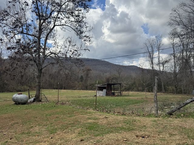 968 Boyd Rd, Rock Island, TN 38581