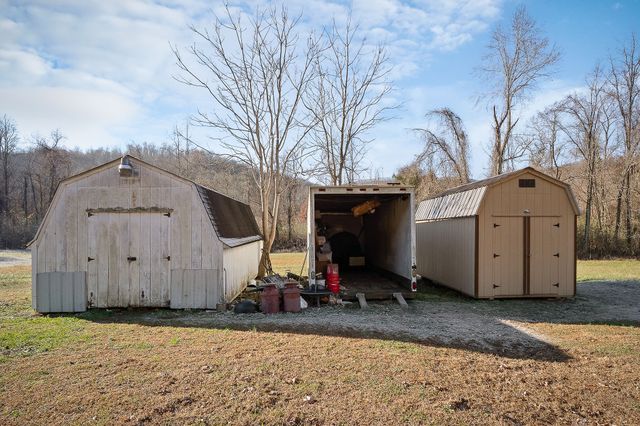 968 Boyd Rd, Rock Island, TN 38581