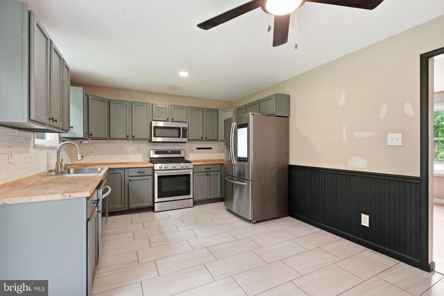 105 MCCURDY AVE, Franklinville, NJ 08322