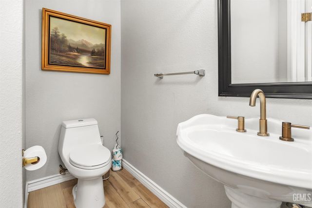 6301 Canyon View Court, Bakersfield, CA 93306