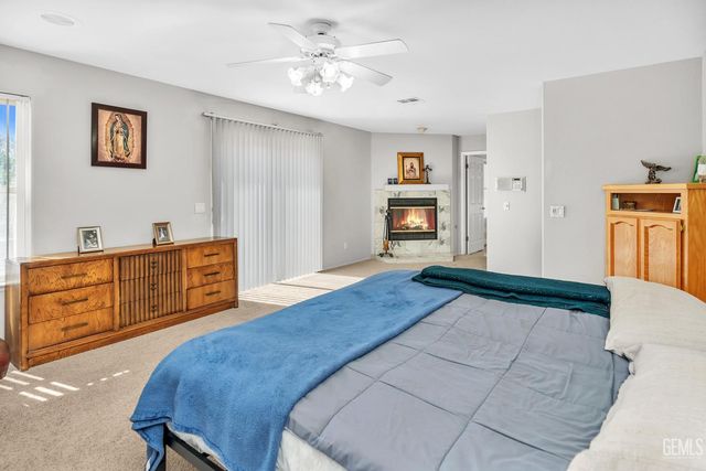 6301 Canyon View Court, Bakersfield, CA 93306