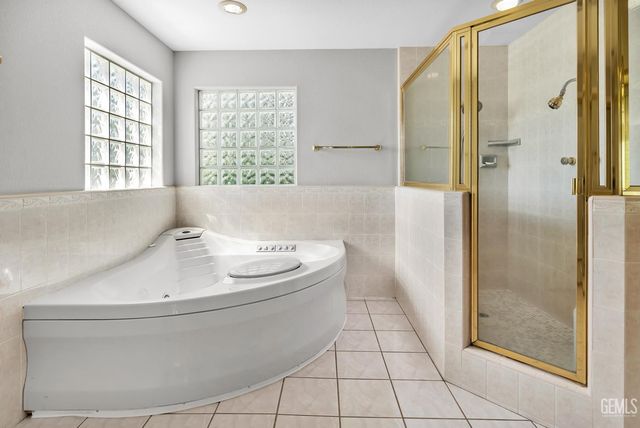 6301 Canyon View Court, Bakersfield, CA 93306